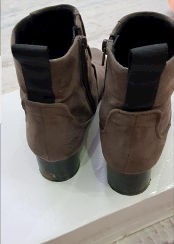 Zara Kahverengi Süet Tokalı Kadın Bot