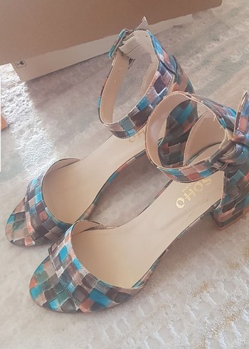 Kadın Çok Renkli Bağcıklı Topuklu Sandalet