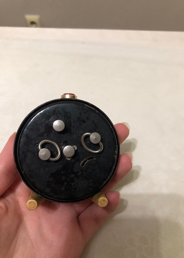 Kurmalı masa saati antika değerinde - Görsel 4