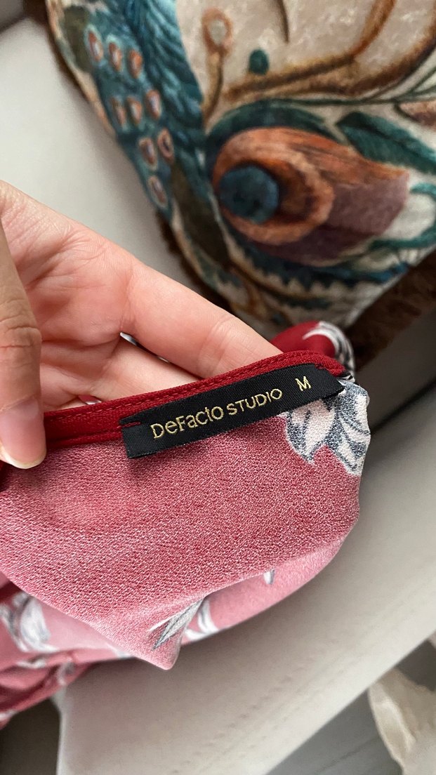 Kırmızı Çiçek Desenli V Yaka Midi Elbise - Görsel 5