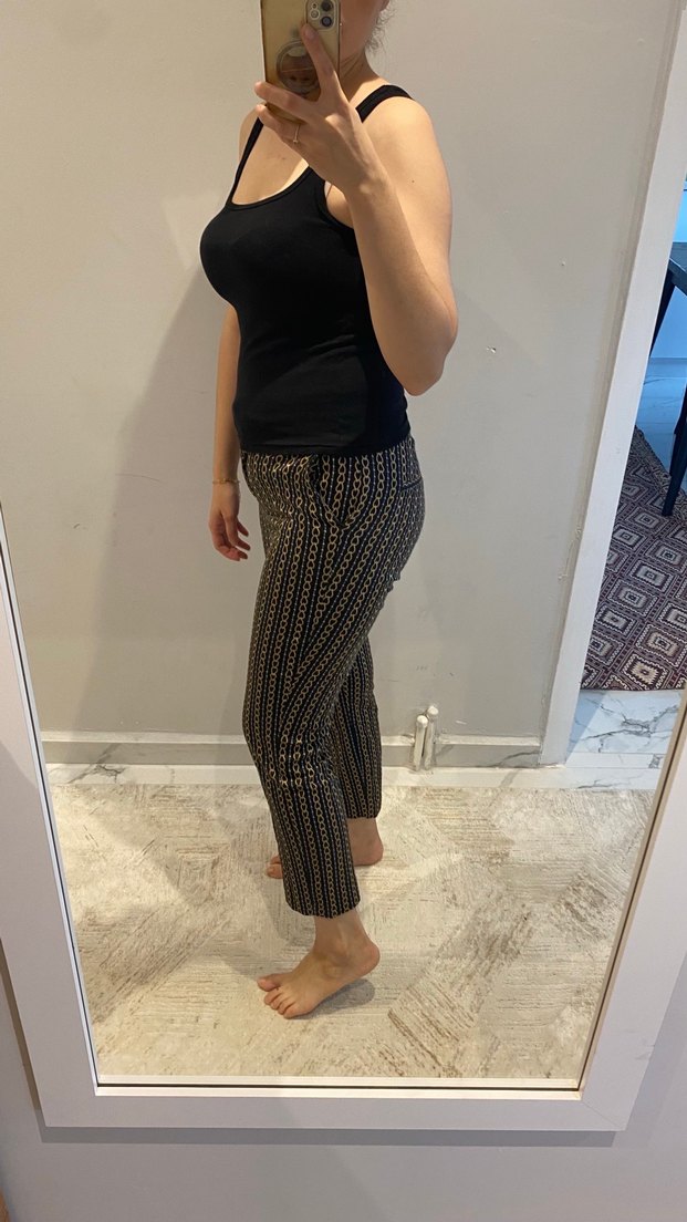 Zincir Detaylı  Desenli Kadın Kumaş Pantolon - Görsel 4