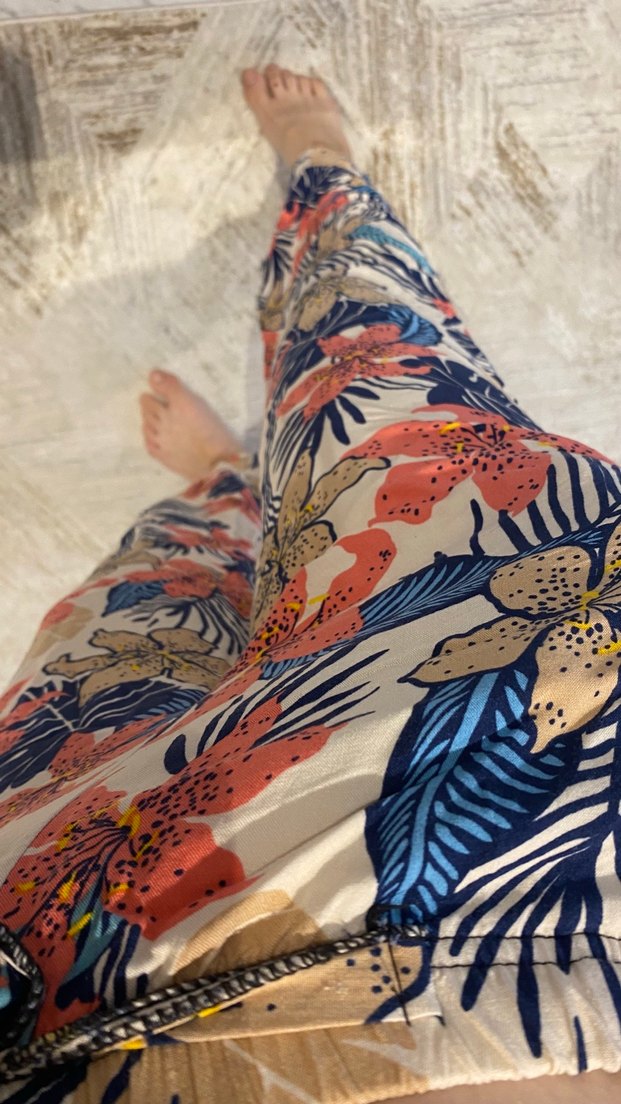 Çiçek Desenli Beli Kuşaklı Bol Kesim Pantolon - Görsel 3