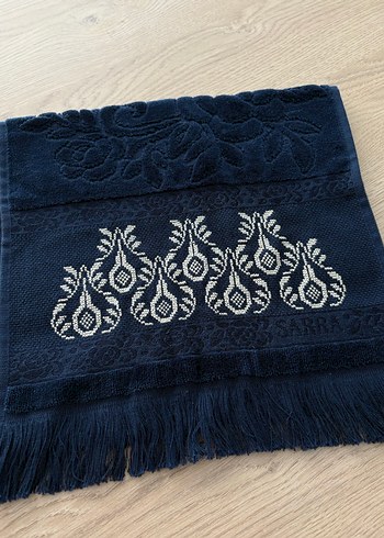 Lacivert Nakışlı Havlu - Görsel 3
