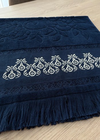Lacivert Nakışlı Havlu - Görsel 2