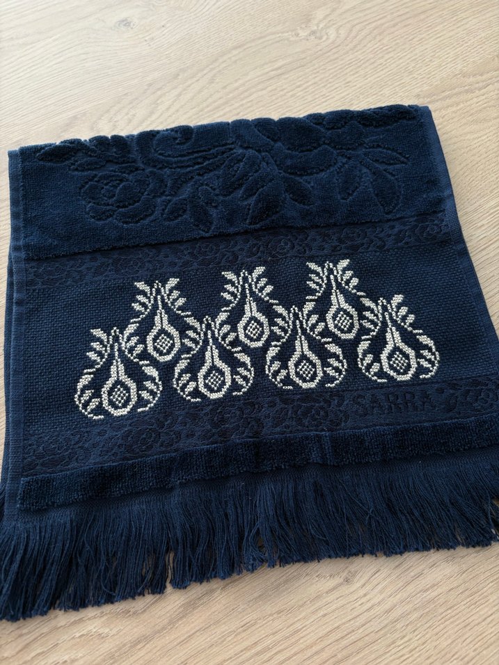 Lacivert Nakışlı Havlu - Görsel 3
