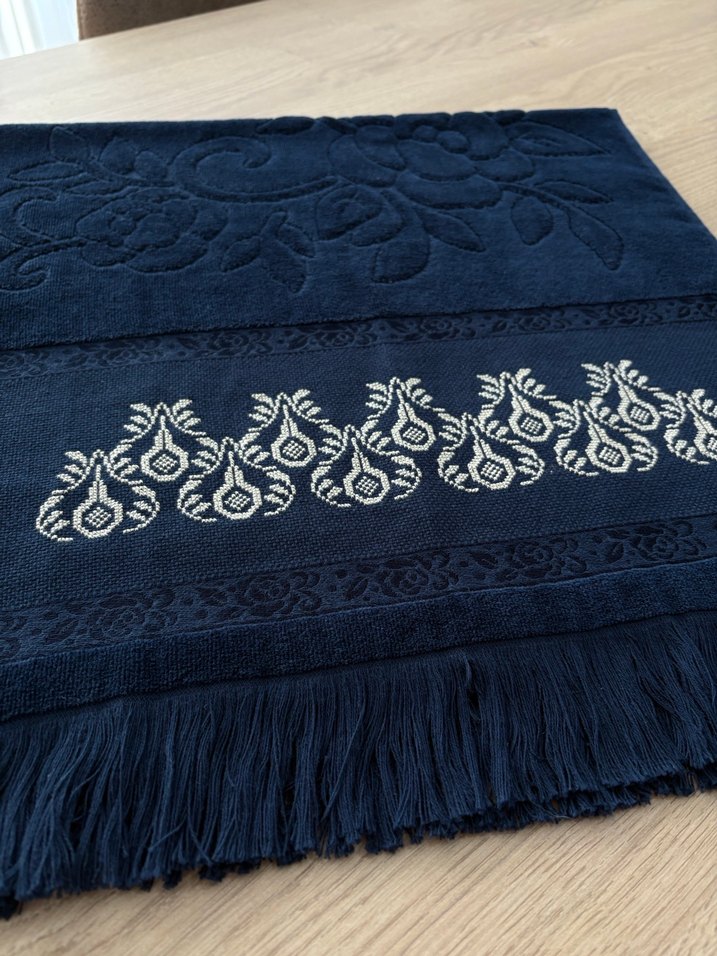 Lacivert Nakışlı Havlu - Görsel 2