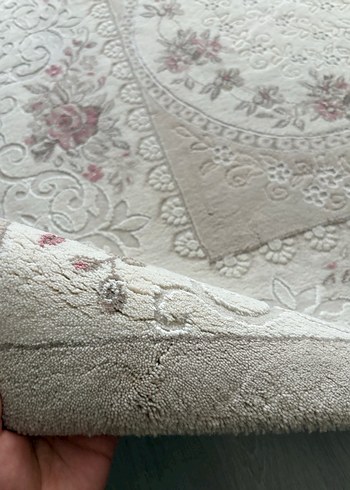 İşlemeli Beyaz Klasik Halı - Görsel 3