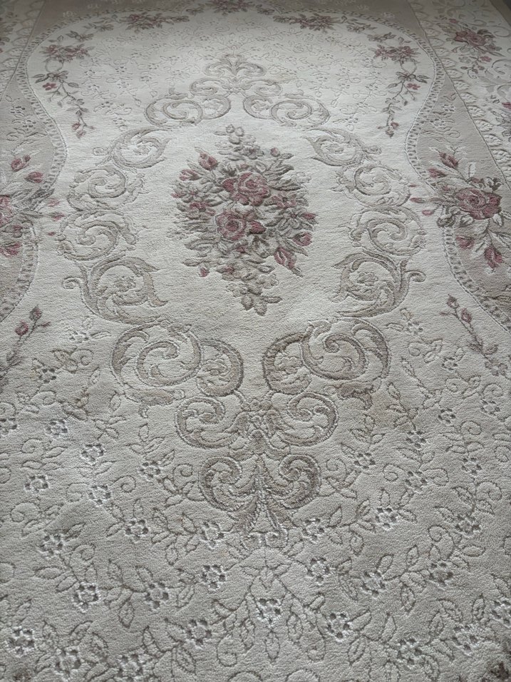 İşlemeli Beyaz Klasik Halı - Görsel 4