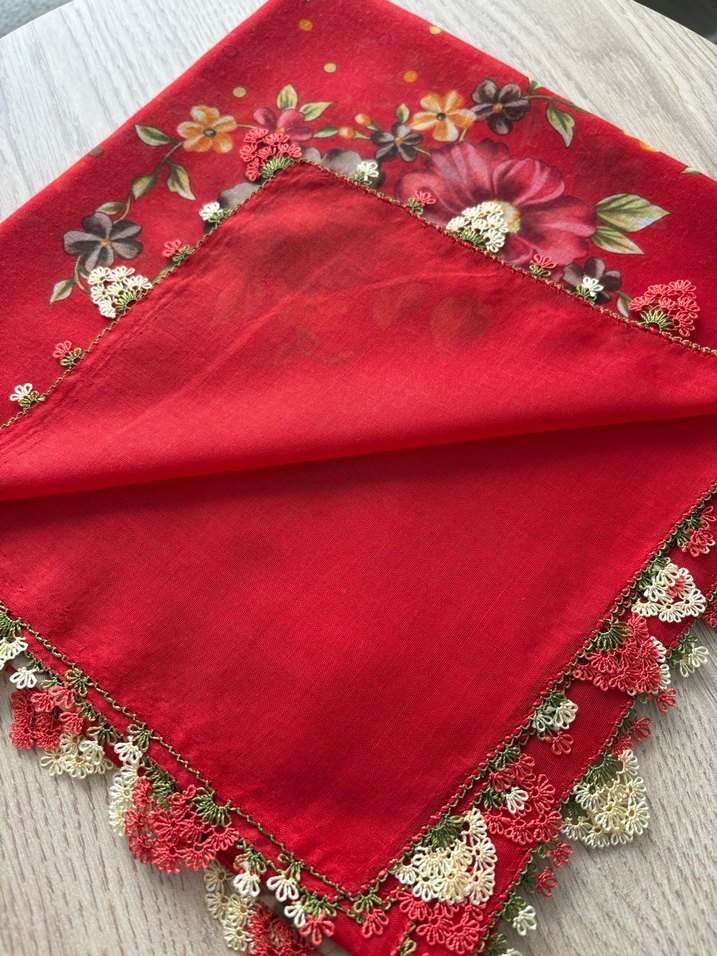 İğne Oyalı Kırmızı Kadın Başörtü - Görsel 2