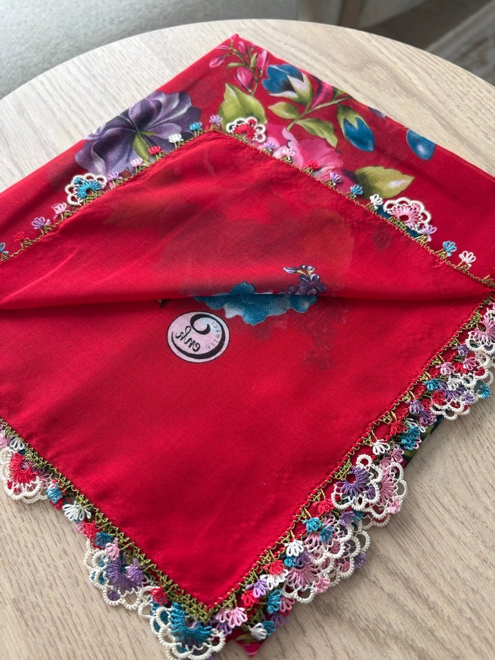 İğne Oyası  Kenarlı Kırmızı Bohem Kadın Başörtüsü - Görsel 2