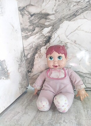 Oyuncak bebek