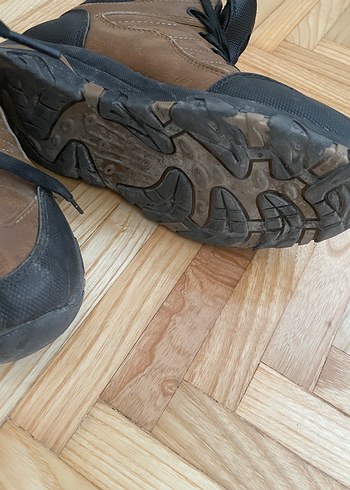 34 Beden Erkek Çocuk Kahverengi Bağcıklı Kauçuk Bot