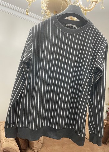 l Beden Gri Çizgili Erkek Sweatshirt