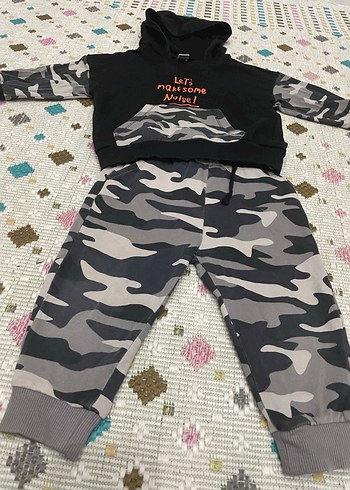 Kamuflaj Desenli Kapüşonlu Bebek Takımı - Görsel 5