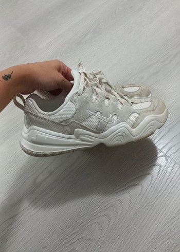 Nike Tech Hera Kadın Beyaz Spor Ayakkabı - Görsel 2