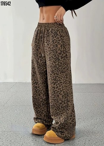 Leopar Desenli Kahverengi Salaş Kadın Eşofman - Görsel 3
