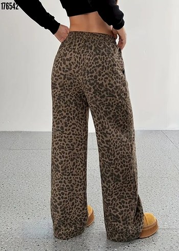 Leopar Desenli Kahverengi Salaş Kadın Eşofman - Görsel 2