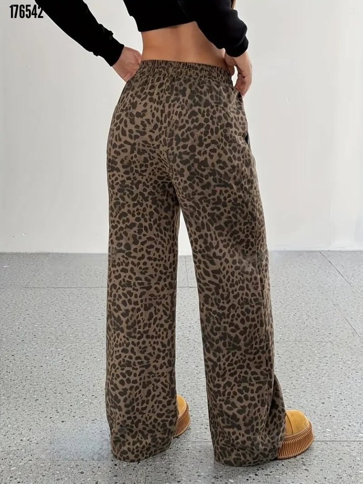 Leopar Desenli Kahverengi Salaş Kadın Eşofman - Görsel 2