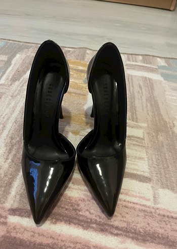 Siyah Parlak Rugan Stiletto Topuklu Kadın Ayakkabı - Görsel 2