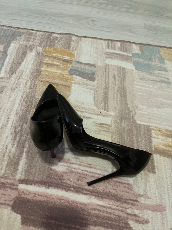 Siyah Parlak Rugan Stiletto Topuklu Kadın Ayakkabı - Görsel 3