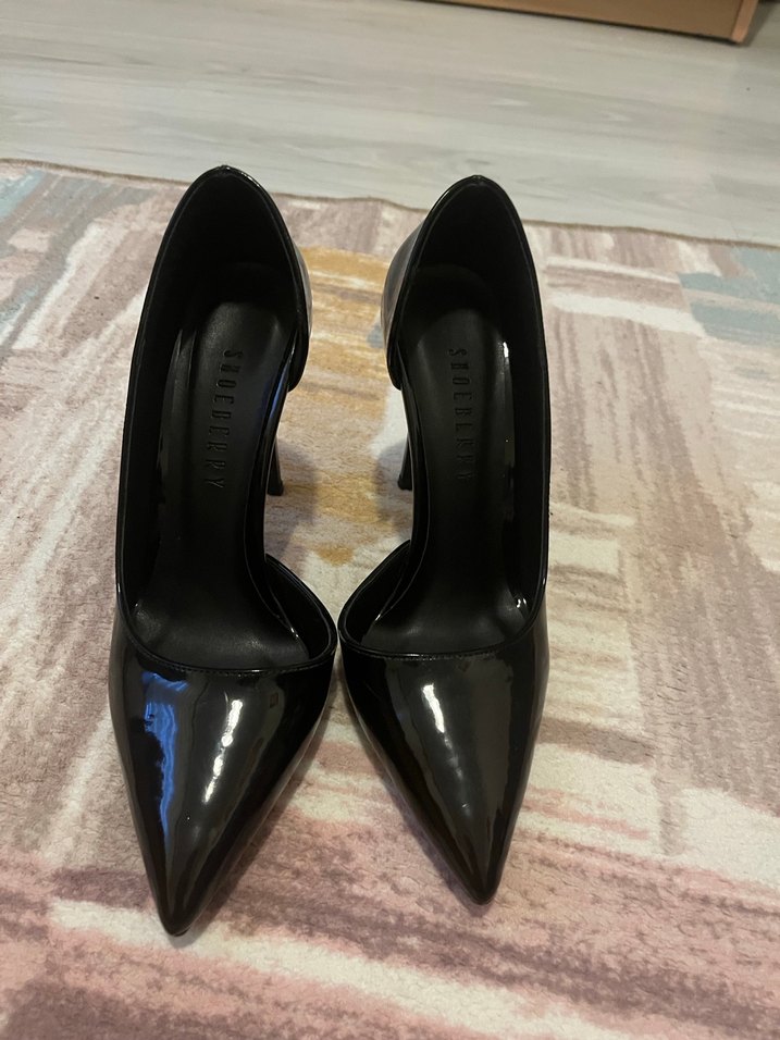 Siyah Parlak Rugan Stiletto Topuklu Kadın Ayakkabı - Görsel 2