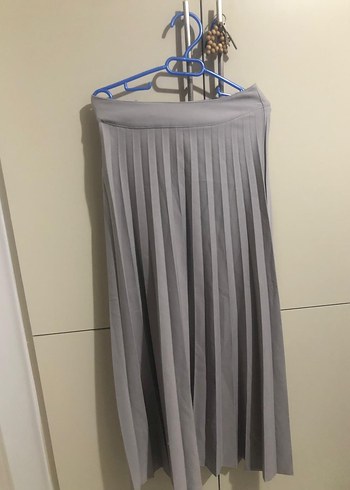 Armine Gri Piliseli Uzun Kadın Etek