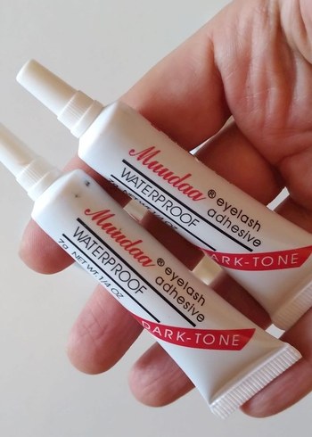 Renkli Suya Dayanıklı Kirpik Yapıştırıcısı - Görsel 2