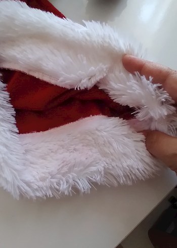 Kızlar için kırmızı kürklü bere - Görsel 4