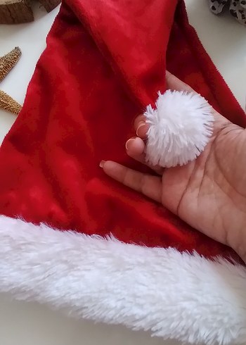 Kızlar için kırmızı kürklü bere - Görsel 2