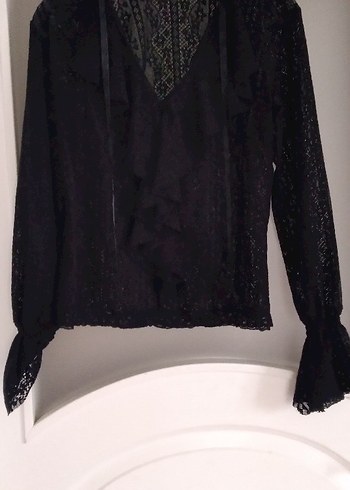 Dantel Detaylı Siyah V Yaka Uzun Kollu Bluz - Görsel 2