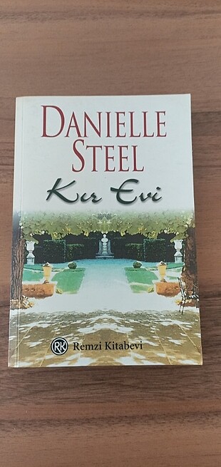  Danielle Steel set