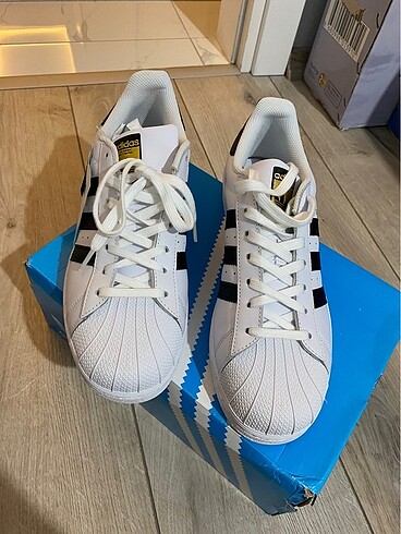 Erkek adidas superstar 42,5