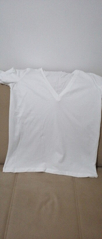 Beyaz tişört 