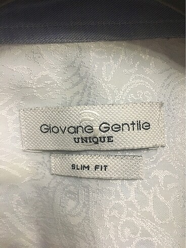 Giovane gentile gömlek