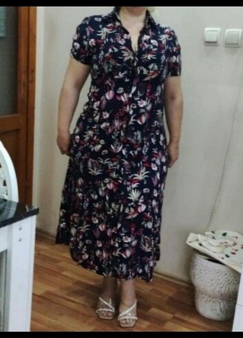 Önden düğmeli şık elbise