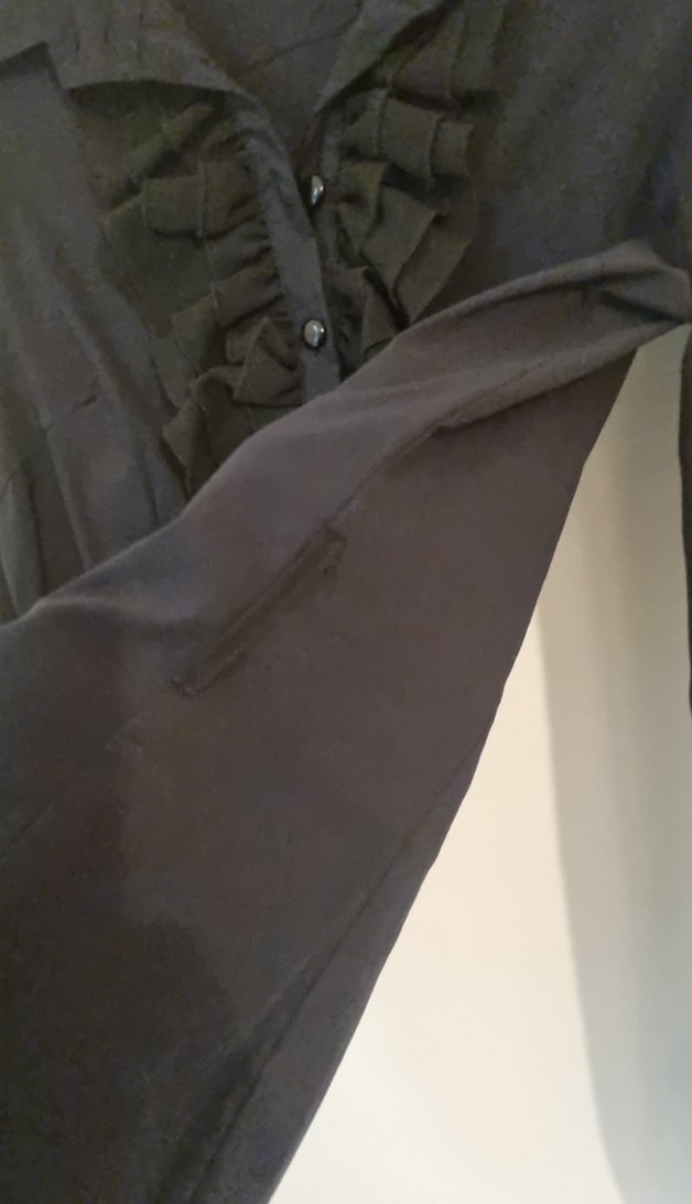 Adilışık Fırfırlı Siyah Gotik Kadın Gömlek - Görsel 5