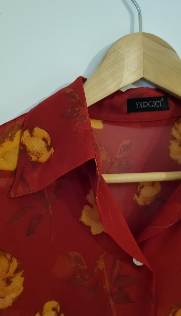 YARGICI Çiçek Desenli Kırmızı Uzun Kollu Şifon Gömlek - Görsel 4