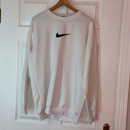 nike sweatshirt