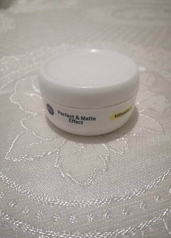 Nivea matlaştırıcı yüz kremi