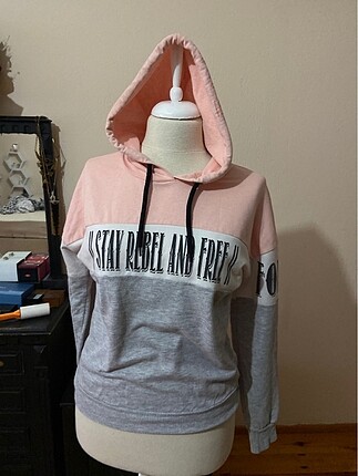 KAPÜŞONLU SWEATSHİRT