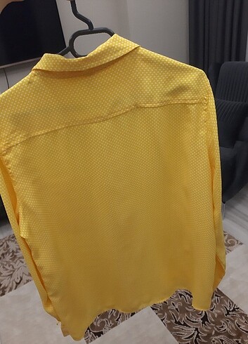 s Beden Tiril tiril sarı gömlek yeni gibi 