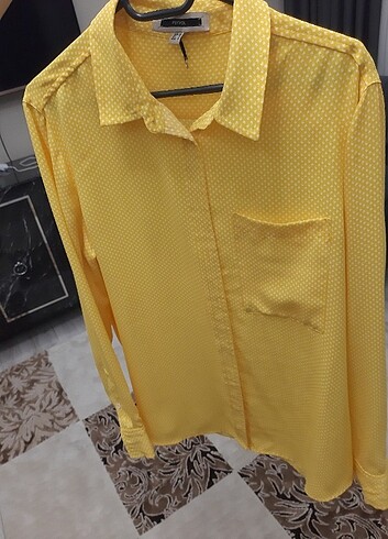 s Beden sarı Renk Tiril tiril sarı gömlek yeni gibi 