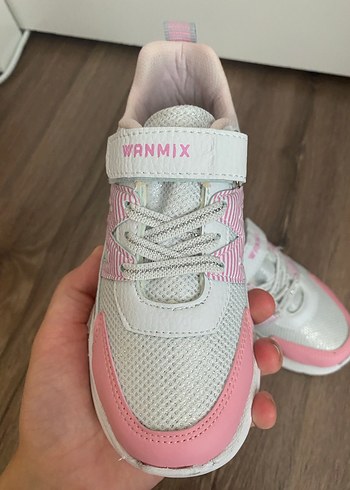 31 Beden pembe Renk Kız Çocuk Pembe Gri Cırtlı Spor Ayakkabı