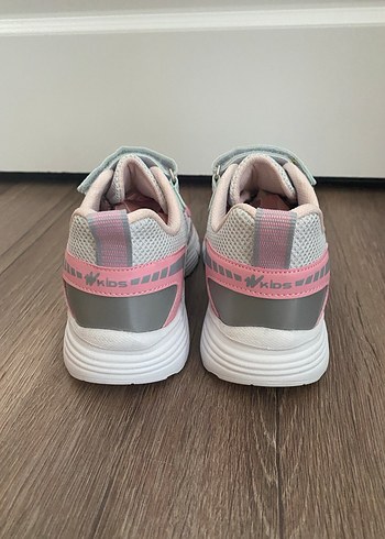 31 Beden Kız Çocuk Pembe Gri Cırtlı Spor Ayakkabı