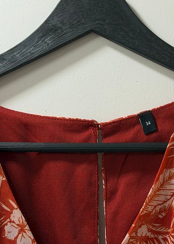 Kırmızı Drapeli Midi V Yaka Elbise - Görsel 8