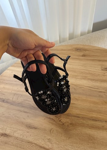 Boncuk İşlemeli Siyah Dolgu Topuklu Kadın Sandalet - Görsel 4