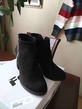 BERSHKA MARKA ORİJİNAL SİYAH SÜET BOT