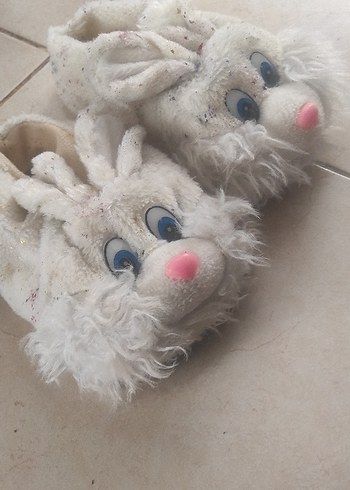 Beyaz Nakışlı Kız Çocuk Kürklü Ev Terliği - Görsel 2