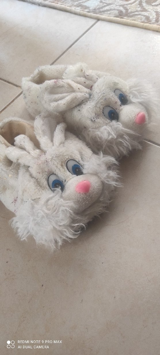 Beyaz Nakışlı Kız Çocuk Kürklü Ev Terliği - Görsel 2