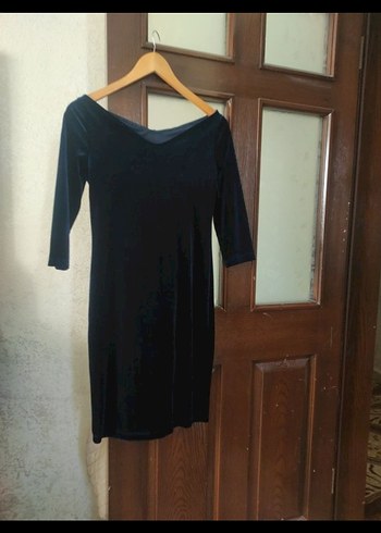 Siyah V Yaka Midi Kadife Elbise - Görsel 2